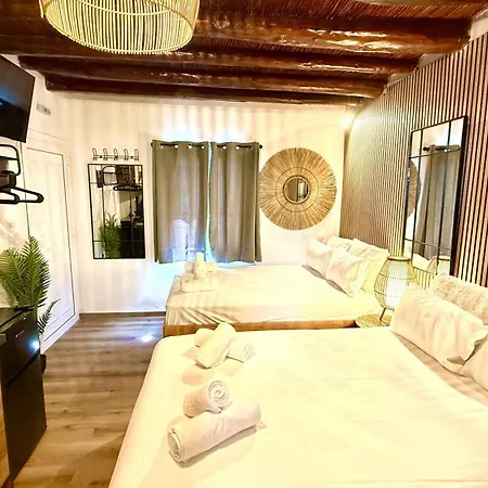Naousaki Premium 2 Apartamento *